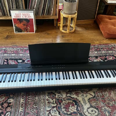 Yamaha P-105 Digital Piano