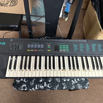 Used PSR-6 Yamaha 61 Key Keyboard Synthesizer Local Pickup