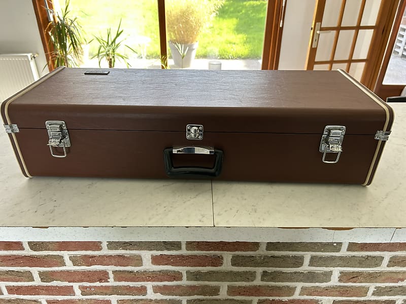 Yamaha tenor saxophone case image 1