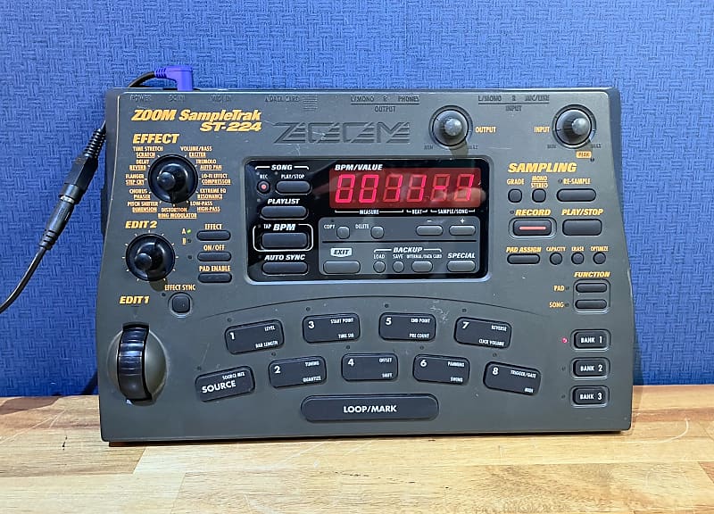 [Excellent] Zoom SampleTrak ST-224 Classic Lo-Fi Sampler Budget SP1200