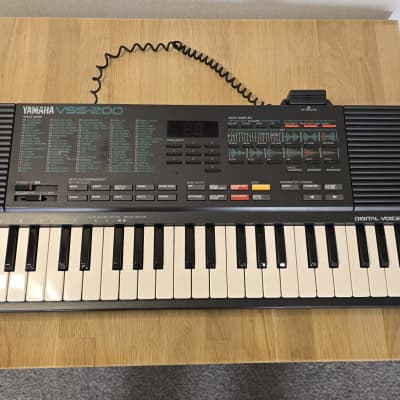 Yamaha VSS-200 voice sampling keyboard 1988