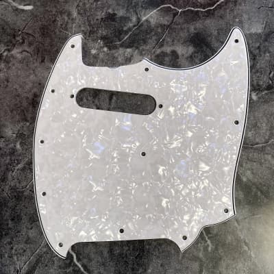 Wide Bevel 4 Ply Pearl Pearloid Pickguard for 1964-1969 Fender Musicmaster II