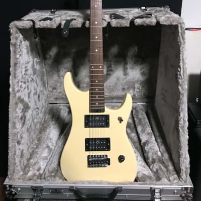 Washburn N1 1995 Cream White Nuno Bettencourt w/ Hard Case