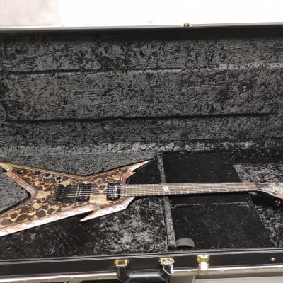 Dean Dimebag Razorback Skulls Lefty w/ Hardcase | Reverb