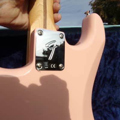 2021 Fender Stratocaster - Shell Pink, Made in Mexico, mint condition, blue Fender Case image 11