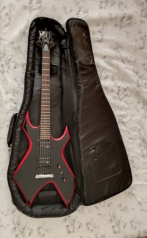 B.C.RICH WARLOCK BLACK/RED + PADDED CASE