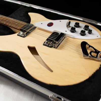 Rickenbacker 330/12 Semi-hollow 12-string Electric Guitar - Mapleglo image 12