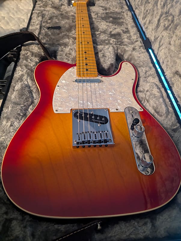 Fender USA American Ultra Telecaster (Arctic Pearl/Rosewood