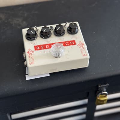 Red Witch Empress Chorus/Vibrato | Reverb