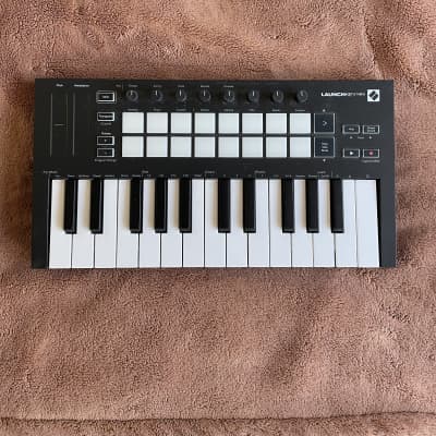Novation Launchkey Mini MKIII MIDI Keyboard Controller 2019 - Present - Black