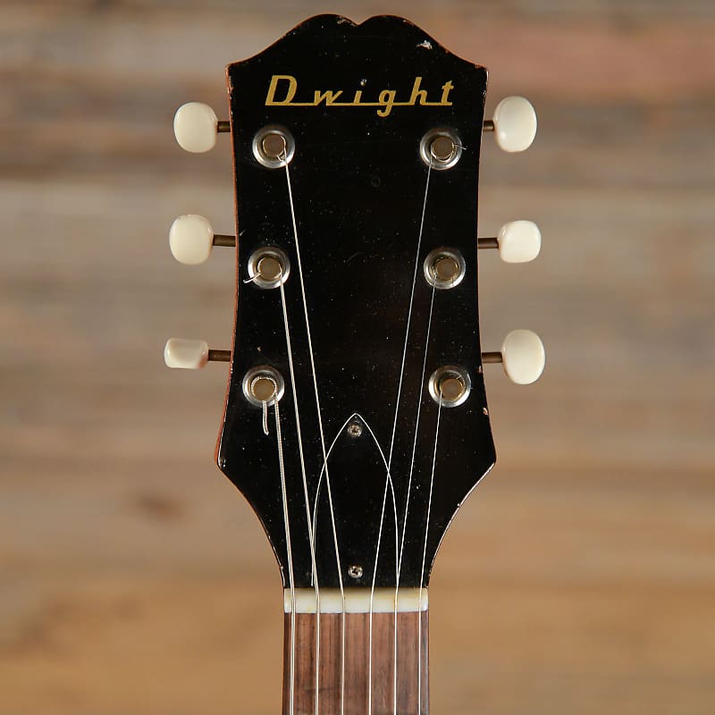 Dwight Coronet image 5