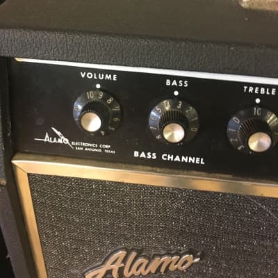 Alamo Paragon Bass Amp image 4