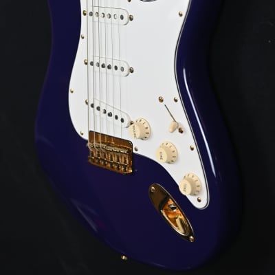 Fender Custom Shop Robert Cray Signature Stratocaster from 2006 in Violet with original hardcase image 6