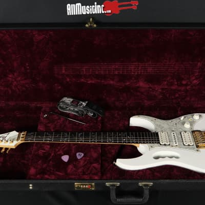 Ibanez Steve Vai Owned/Signed JEM JEM7V-WH White Electric Guitar w/ OHSC LI Practice Guitar image 2
