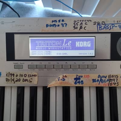 Korg Triton LE 61-Key 62-Voice Polyphonic Workstation 2000 - 2002 - Silver, includes SCUZZIE Drive interface ($125.00 option) image 2