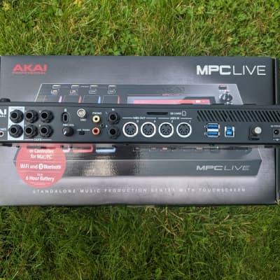 Akai Professional MPC Live Standalone Sampler and Sequencer with 7" High-Resolution Display image 4