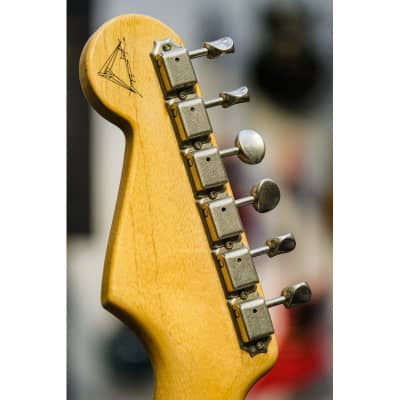 2004 Fender Custom Shop Yuriy Shishkov Masterbuilt 50th Anniversary 54 Stratocaster 2 Tone Sunburst image 4