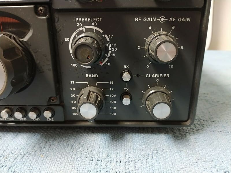 Vintage Yaesu FT-101ZD Transceiver Tube Ham Radio Made in Vintage Yaesu FT-101ZD Transceiver Tube Ham Radio Made in