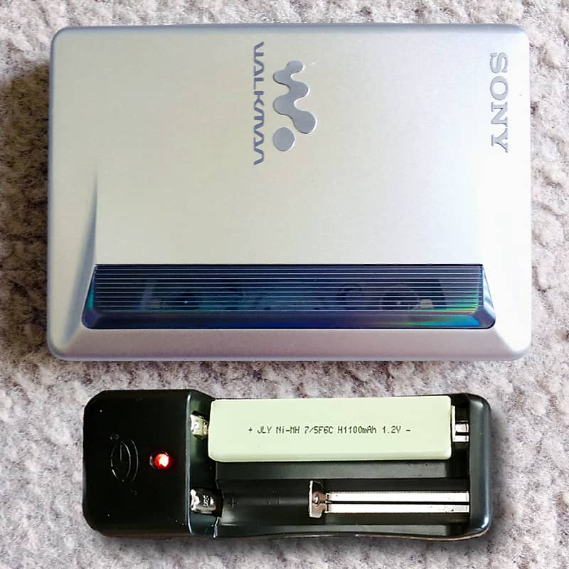 ポータブルプレーヤー SONY WALKMAN WM-EX2000 Vintage Sony WM-EX2000 Walkman Portable Cassette Player In