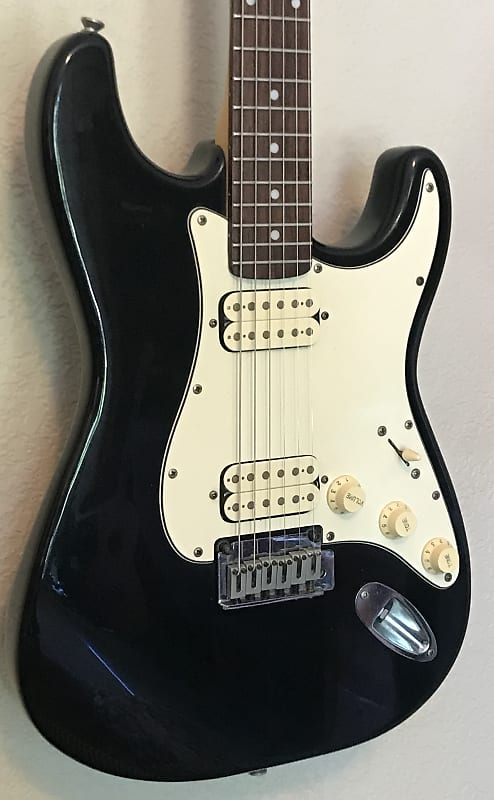 Squier Standard Stratocaster 2005 Metalic Black | Reverb