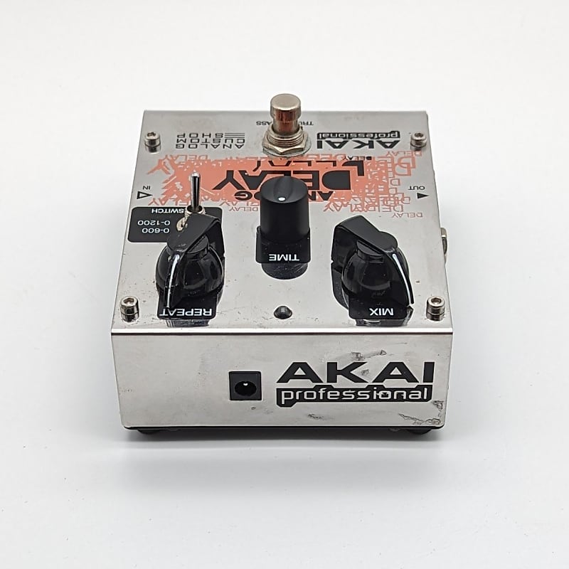 Akai Professional Analog Delay | Reverb