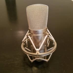 CAD GXL2400 Large Diaphragm Cardioid Condenser Microphone