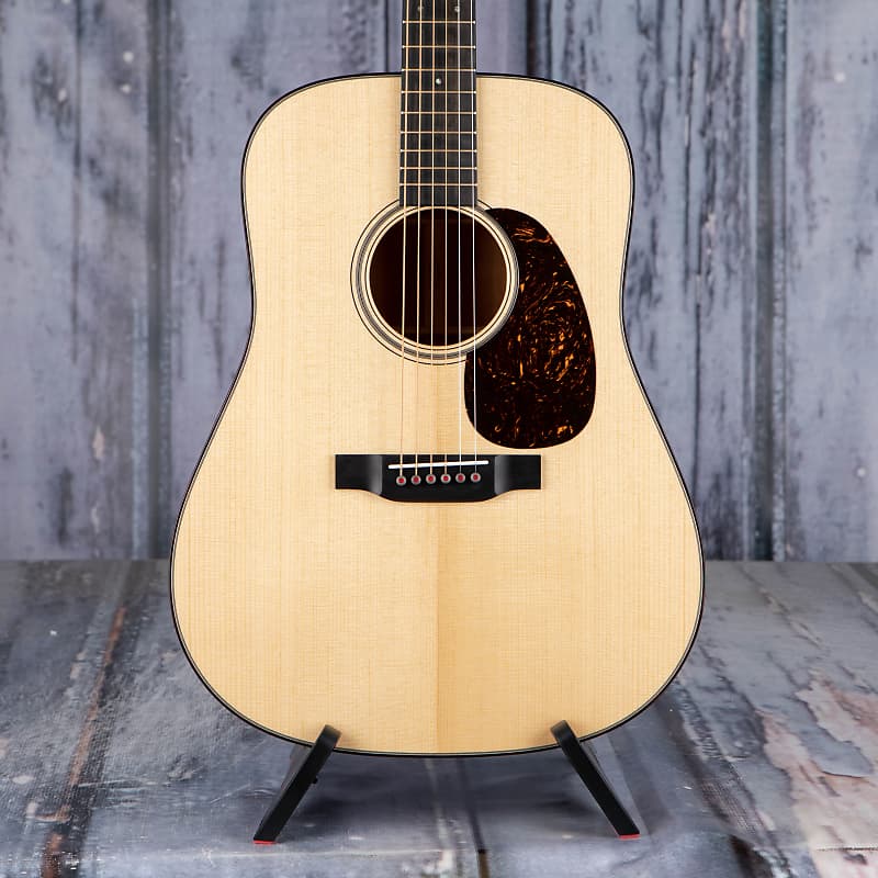 Martin D-18 Modern Deluxe, Natural image 1