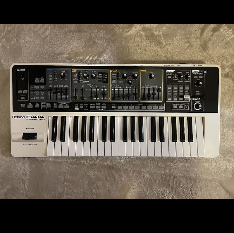 Roland SH-01 GAIA 37-Key Digital Synthesizer | Reverb UK