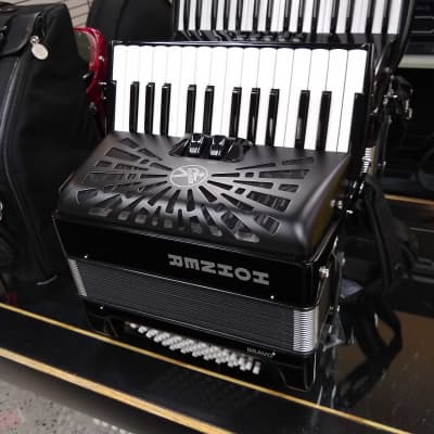 Hohner Bravo II 48 Bass Piano Accordion Black image 2