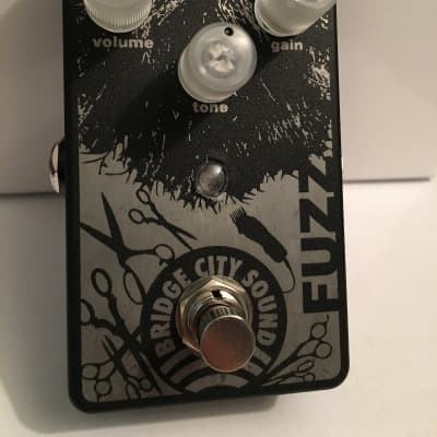 ORGANIC SOUNDS Rain Storm Fuzz Pedal ｜イケベ楽器店
