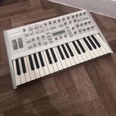 Access Virus TI2 Polar 37-Key Digital Synthesizer 2010s - Aged Polar White