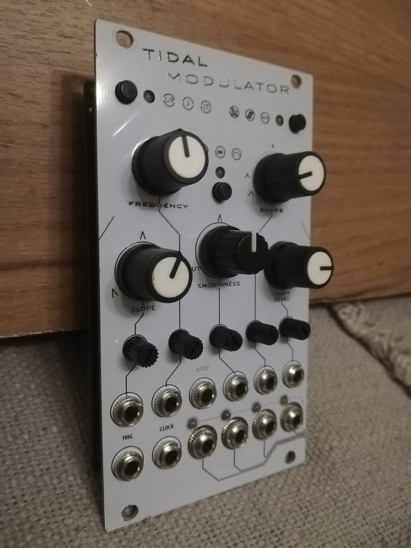 Tides v2/ Mutable Instruments 純正品 Calsynth TORNADO Mutable Tides v2/ Mutable Instruments 純正品 Calsynth TORNADO Mutable