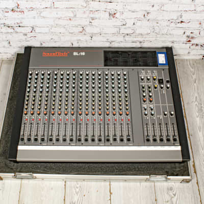 Yamaha MX-400-24 Channel Audio Mixing Console in Flight case | Reverb