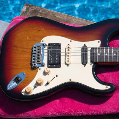 1990's G&L USA Legacy Special Stratocaster - Three Tone Sunburst - Made in the USA w SEYMOUR DUNCAN PU's! image 2