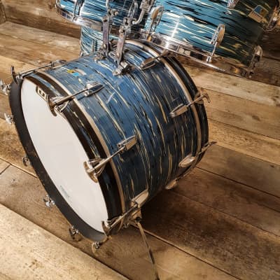 Ludwig Classic Maple USA 1976 blue oyster pearl image 3