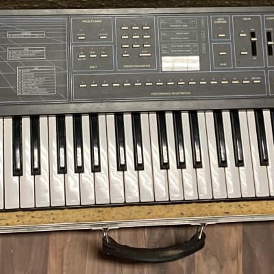 ELKA  EK22 analog synth 80s
