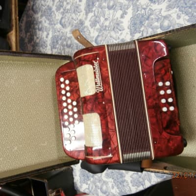 Weltmeister  8 bass diatonic button accordion key C/F 1990-2000 red marble image 23