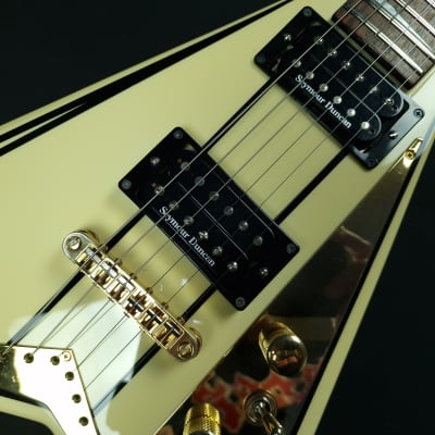Jackson RR5 Rhoads Pro 2007 Ivory with Black Pinstripes Made in Japan Neck Through Seymour Duncan JB and Jazz pickups image 4