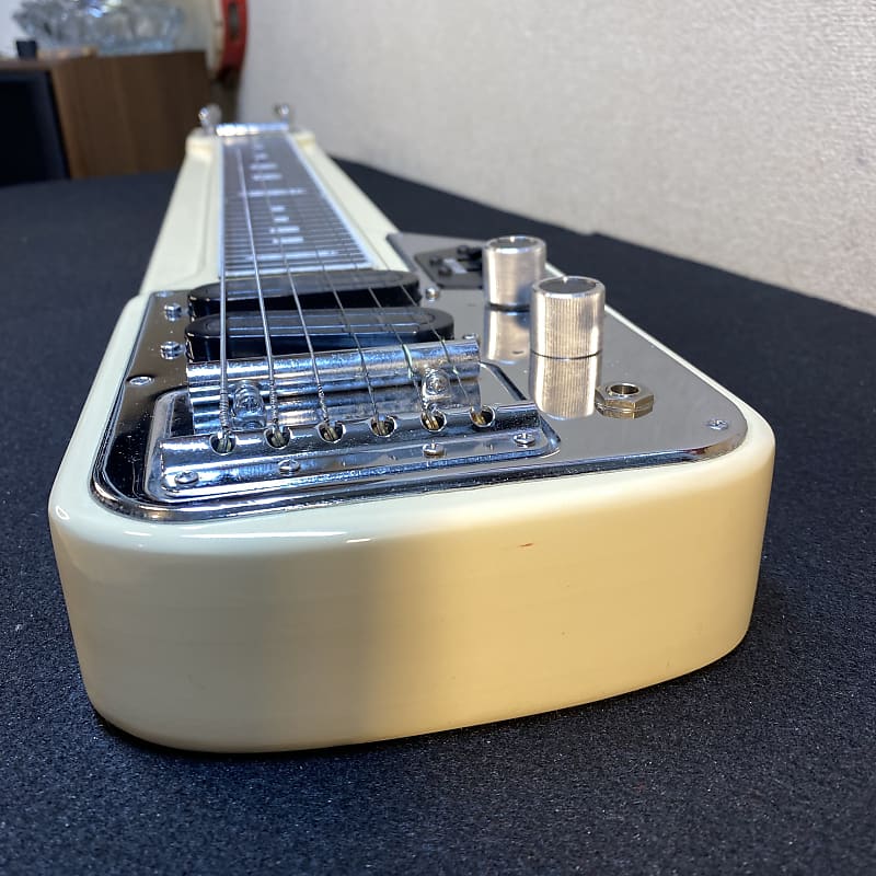 Gorgeous Guyatone HG306C lap slide, steel guitar with soft