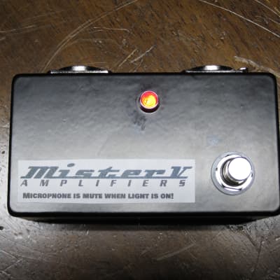Mister V. Microphone Mute Pedal -- Silent Switching image 3