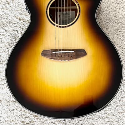 Breedlove ECO Discovery Concert S Concert CE Acoustic Electric Guitar, Edgeburst image 3