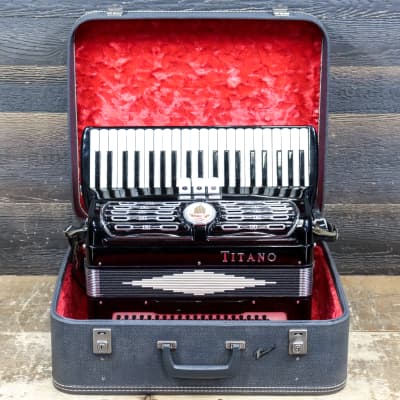 Titano Tube Chamber Ideal Model 120-Bass 41-Key Black Piano Accordion w/Case image 9