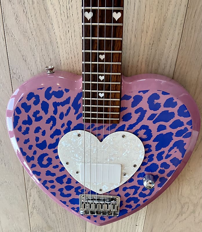 Open Box Daisy Rock Heartbreaker Short-Scale Electric Guitar
