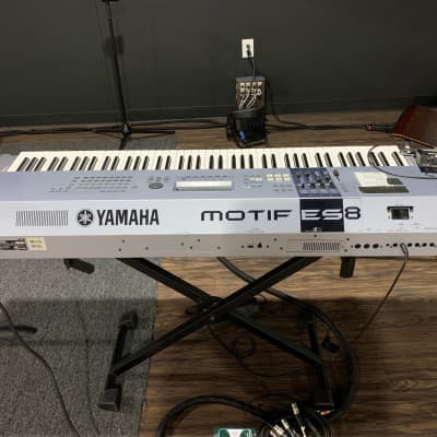 Yamaha Motif ES 8 Production Synthesizer 2000s - Gray