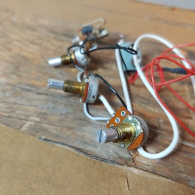 EMG J-SET (SJ/LJ) - Geek IN Box