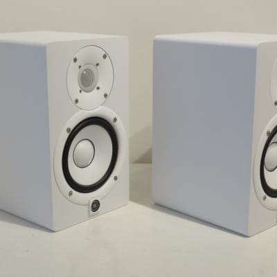 Yamaha HS5 5 Powered Studio Monitor Speaker - White