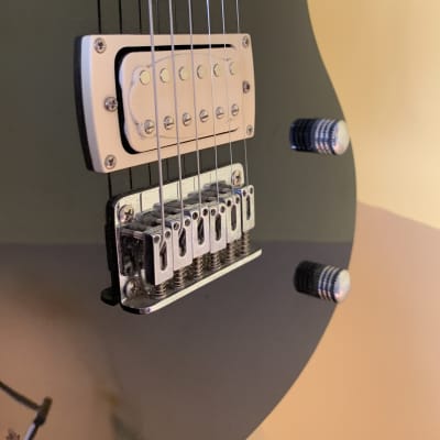 First Act ME537 Single Cutaway Electric Guitar w/ Humbucking Pickup imagen 5