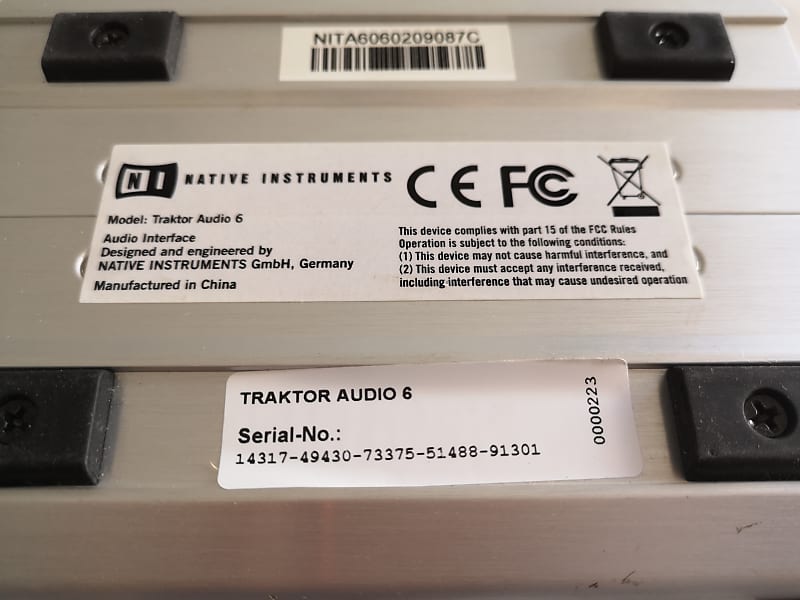 Native Instruments Traktor Audio 6 DJ Interface - Good Used Condition With  RCA, USB, and Power Cable