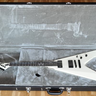 ESP LTD Vulture OW Olympic White / James Hetfield Signature