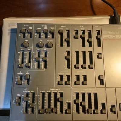Roland PG-800 Synthesizer Programmer | Reverb
